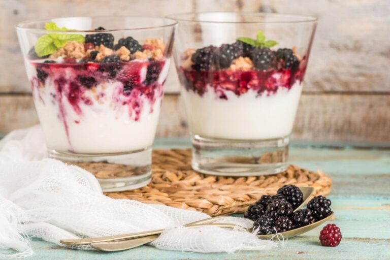 Blackberry-Ginger Overnight Bulgur Breakfast